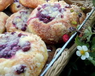 Булочки с ягодами