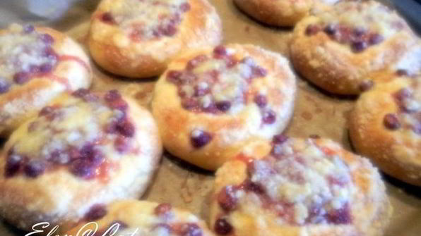 булочки с ягодами