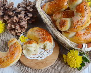 Круассаны-рогалики с прованскими травами