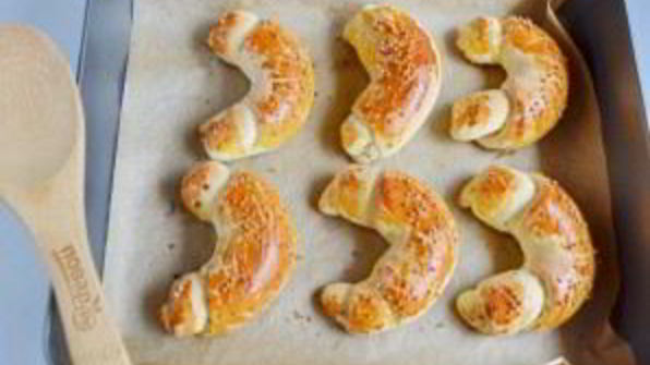 круассаны-рогалики с прованскими травами