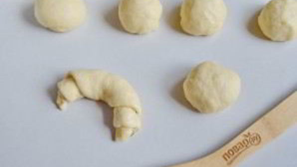 круассаны-рогалики с прованскими травами