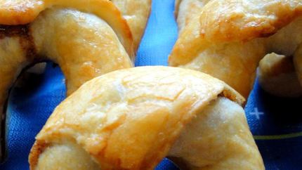 Круассаны с бананами и шоколадом