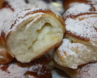 Круассаны с кремом патисьер