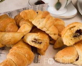 Круассаны с ореховой начинкой