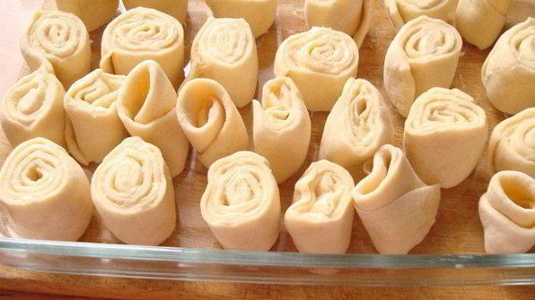 осиное гнездо — венгерские булочки, печеные в молоке