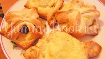 Плюшки из слоеного теста