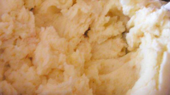 плюшки из слоеного теста