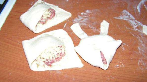 плюшки из слоеного теста