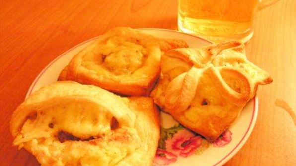 плюшки из слоеного теста