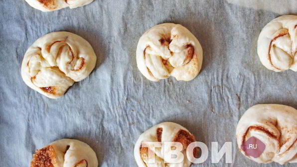 плюшки с корицей