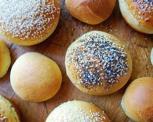 Пышные булочки из дрожжевого теста