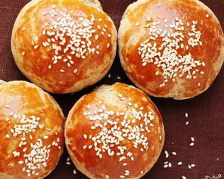 Ржаные булочки с луком