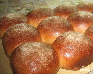Сдобные булочки с сахаром