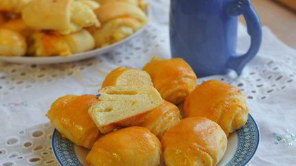 Сдобные булочки с сыром