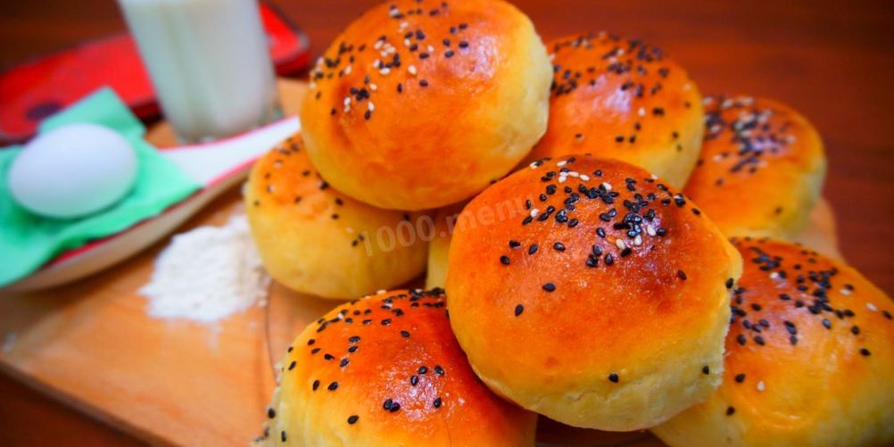 Рецепт сдобных булочек с яблочной начинкой и ваше утро удалось