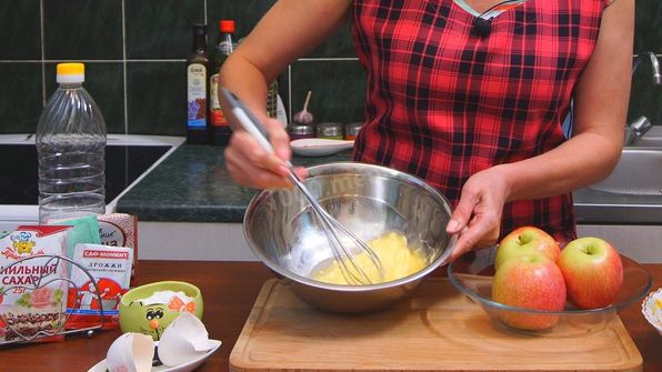 сдобные булочки с яблочной начинкой и ваше утро удалось