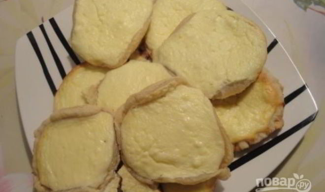 Ватрушки из слоеного бездрожжевого теста с творогом