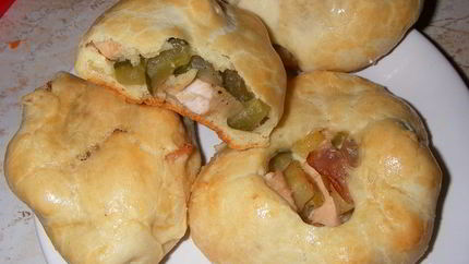 Ватрушки с огурцами и курицей