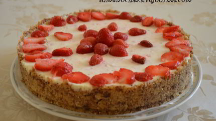 Чизкейк без выпечки с клубникой