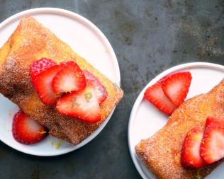 Клубничный чизкейк в лаваше с творогом