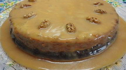 Ореховый чизкейк с карамельным соусом