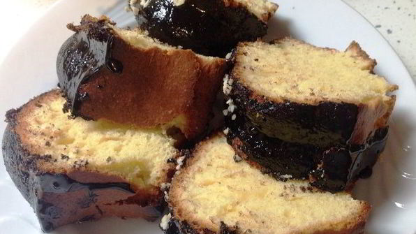 кекс на апельсиновом соке в шоколадной глазури