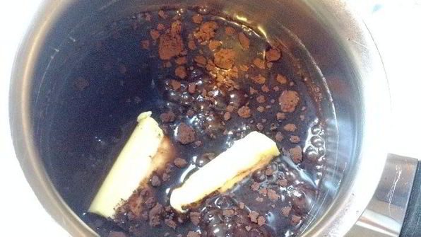 кекс на апельсиновом соке в шоколадной глазури