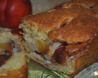 Кекс с карамелизированными нектаринами