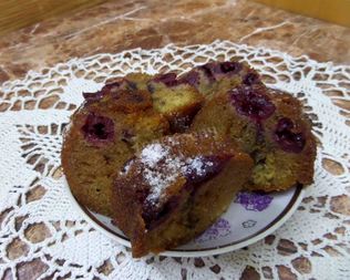 Кекс с замороженной вишней на простокваше