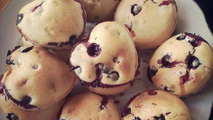 Кексы с черникой и клюквой