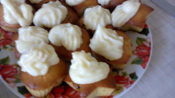 кексы с изюмом и с заварным кремом