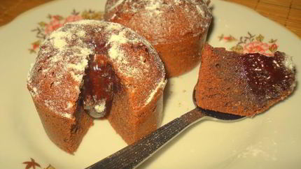 Кексы с жидкой шоколадной начинкой в формочках