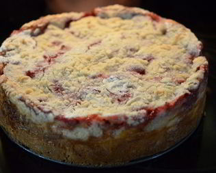 Клубничный кекс с со сливочным сыром