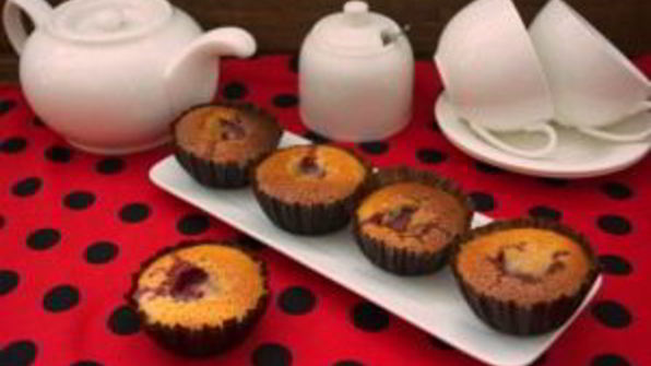 клубничные кексы