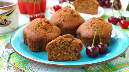 Кофейные кексы с вишней