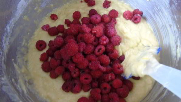 лимонный кекс с малиной и кабачком