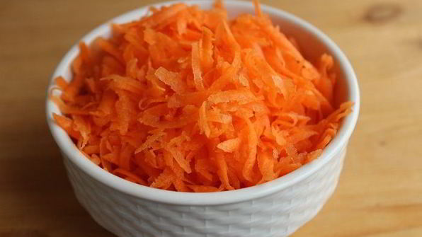 морковный кекс с грецкими орехами и изюмом