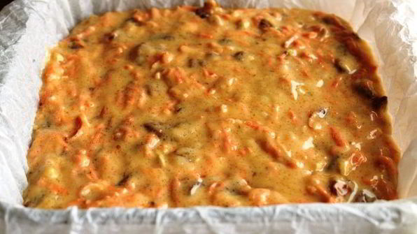 морковный кекс с грецкими орехами и изюмом