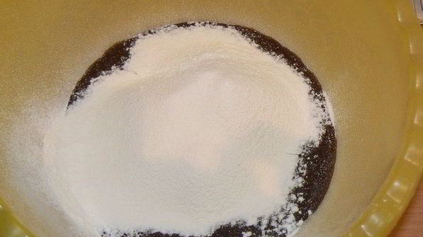 шоколадные кексы с брусникой