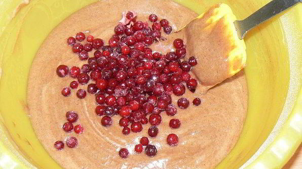 шоколадные кексы с брусникой