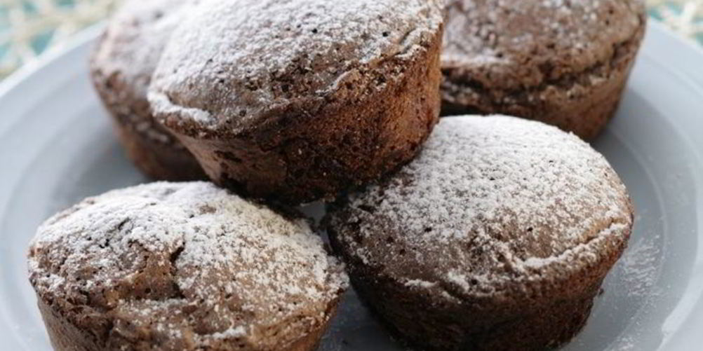 Рецепт шоколадных кексов с вишней