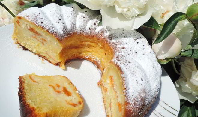 Творожно-кокосовый кекс с абрикосами