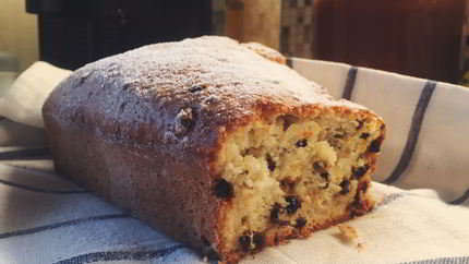 Творожный кекс с темным изюмом