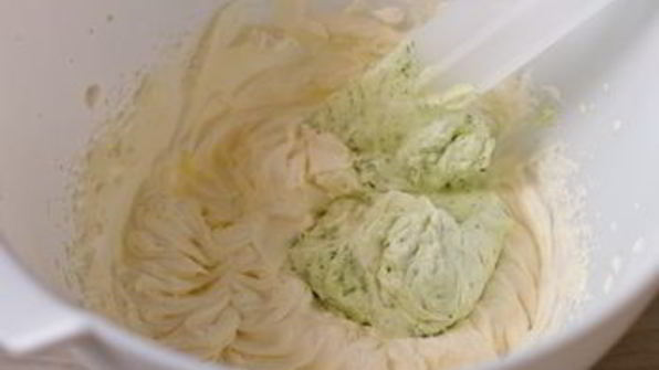 закусочные капкейки со сливочно-базиликовым кремом