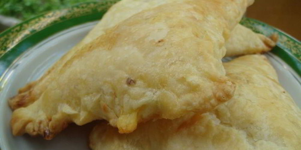 Рецепт быстрых слоеных хачапури с сыром