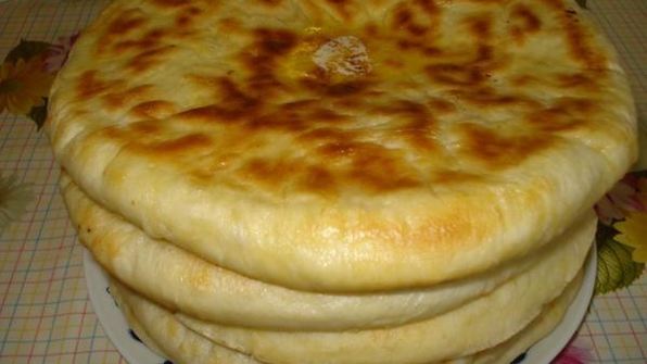 домашние хачапури с 2 видами сыра