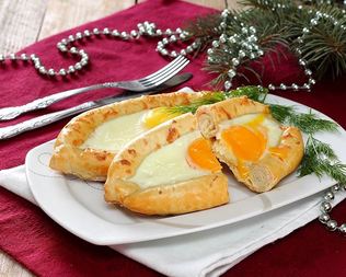 Хачапури по аджарски с творогом