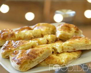 Хачапури с творогом и сыром из слоеного теста