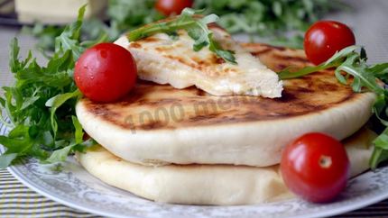 Хачапури с творогом и сыром на сковороде