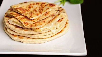 Хачапури с творогом и сыром